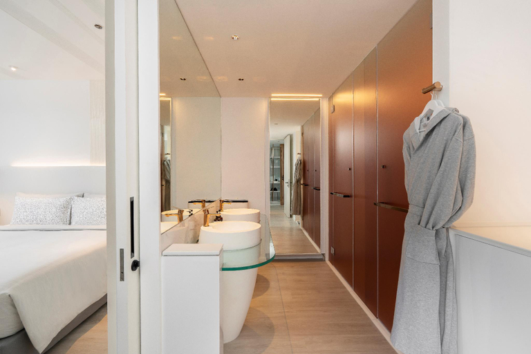 Bathroom 26