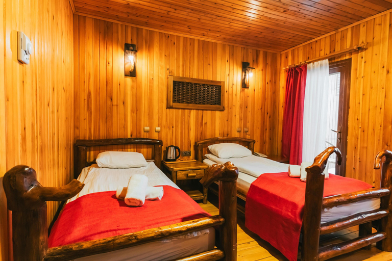 Bedroom 2, Inan Kardesler Hotel, Çaykara