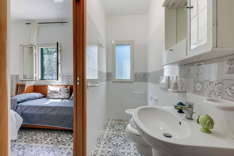 Bathroom 5, Stella Marina Residence, Foggia