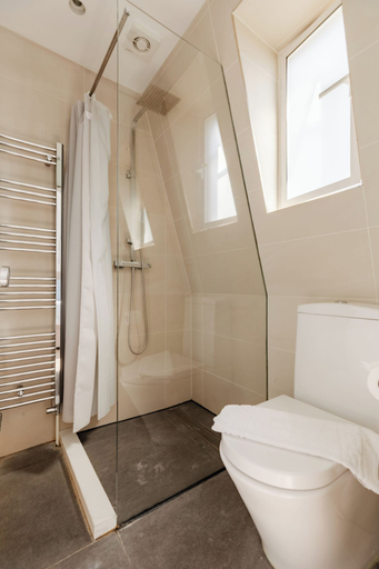 Bathroom 4, Soho by Excel Apartments, London