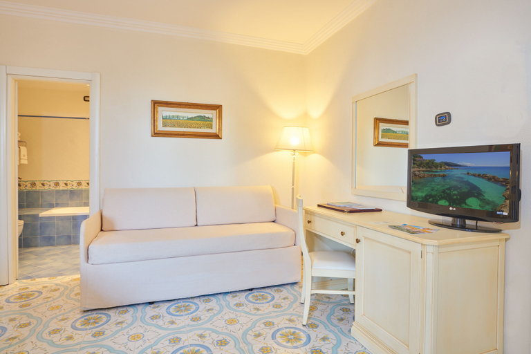 Bedroom 4, Hotel Biodola, Livorno