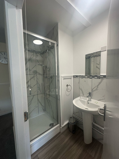 Bathroom 3, Ye Olde Robin Hood Inn, Telford and Wrekin
