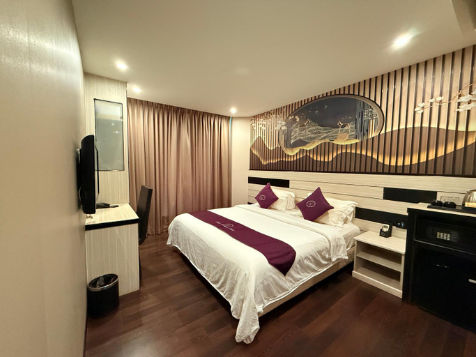 Bedroom 13