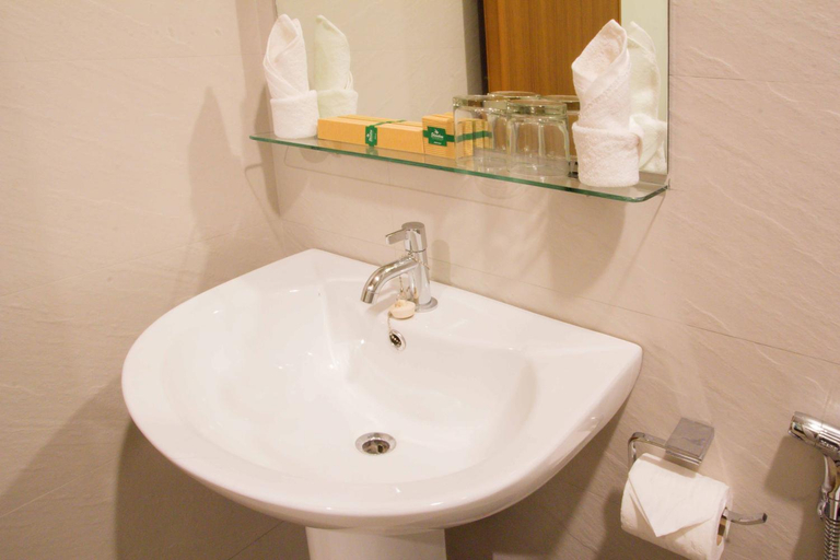 Bathroom 4, Sheridan Boutique Hotel, Puerto Princesa City