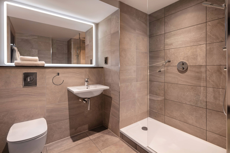 Bathroom 3, Maldron Hotel Shoreditch London, London
