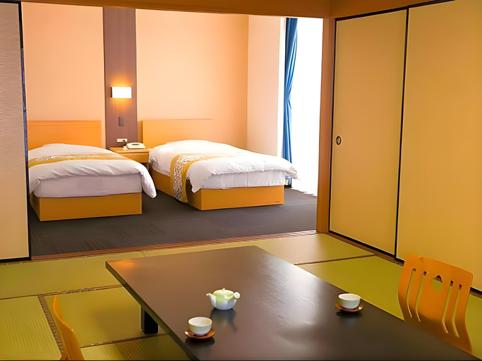 Bedroom 3, Uminohotel Hajime (ex Umikaoruyado Hotel Newmatsumi), Beppu