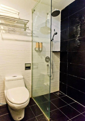 Bathroom 30