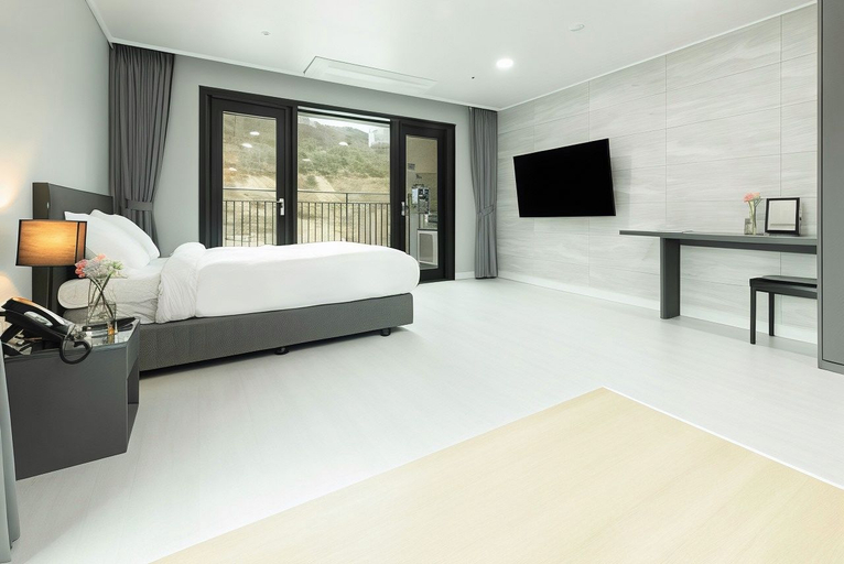 Bedroom 2, MIAMI Jeongseon Hotel, Jeongseon