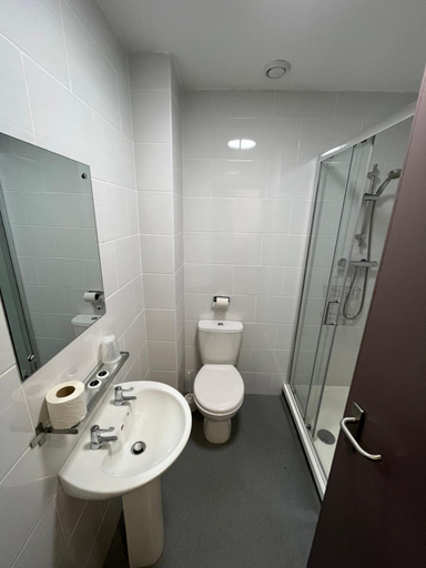 Bathroom 3, The Bournbrook Inn, Birmingham