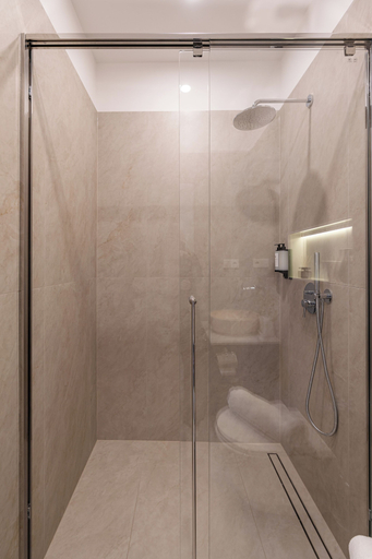 Bathroom 4, Oasis Luxe Boutique Suites by BQA, Budapesti