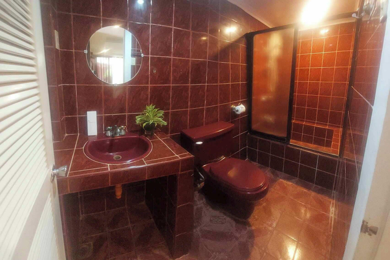 Bathroom, Estaca Bay Gardens Conference Resort powered by Cocotel, Compostela