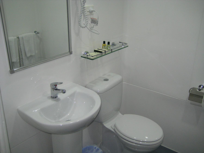 Bathroom 9