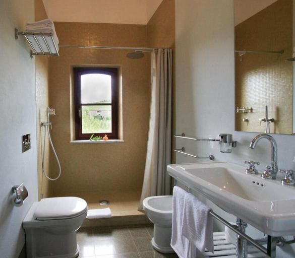 Bathroom 5, Brolio Agriroom, Siena