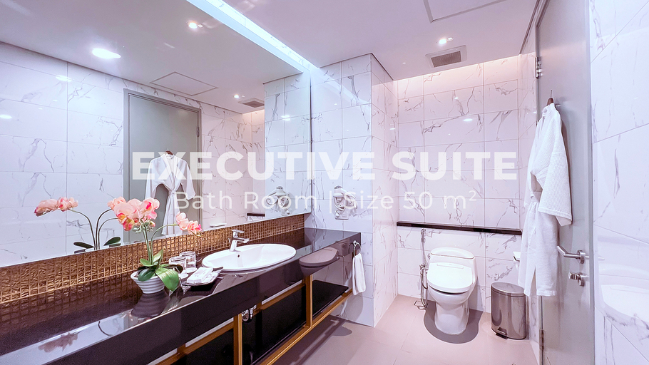 Bathroom 11