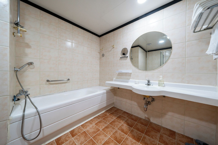 Bathroom 5, Hotel Kabo, Pyeongtaek