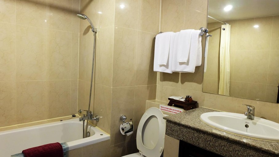 Bathroom 17
