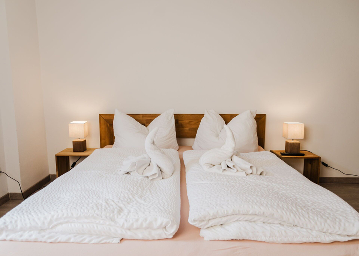 Bedroom 5, Pension Trobischhof, Dresden