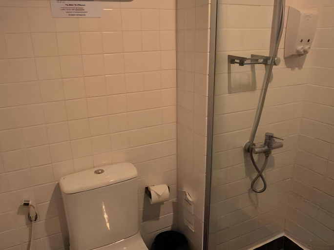 Bathroom 7