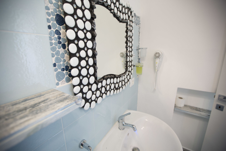 Bathroom 3, Versomare, Bari