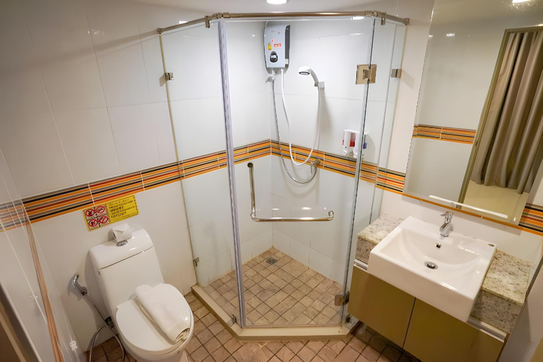Bathroom 19