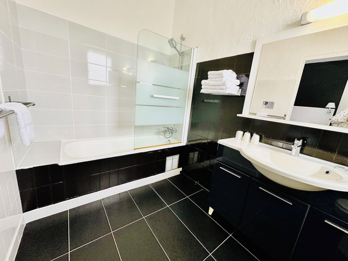 Bathroom 4