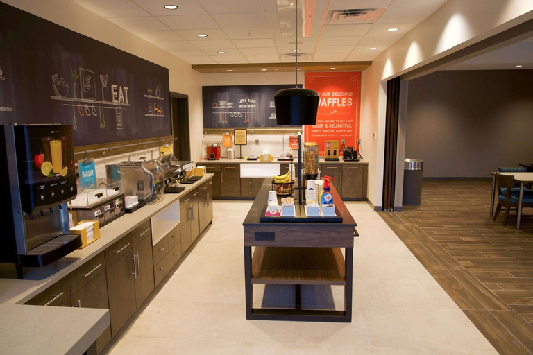 Food & Drinks 2, Hampton Inn by Hilton West Wichita Goddard, Sedgwick