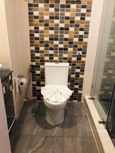 Bathroom 10
