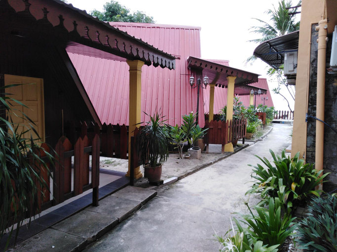 Exterior 9