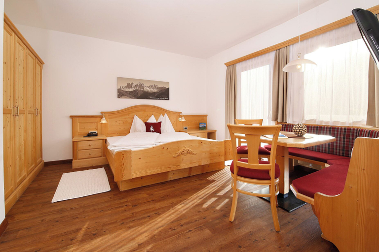 Bedroom 3, Hotel Hubertusstube, Bolzano