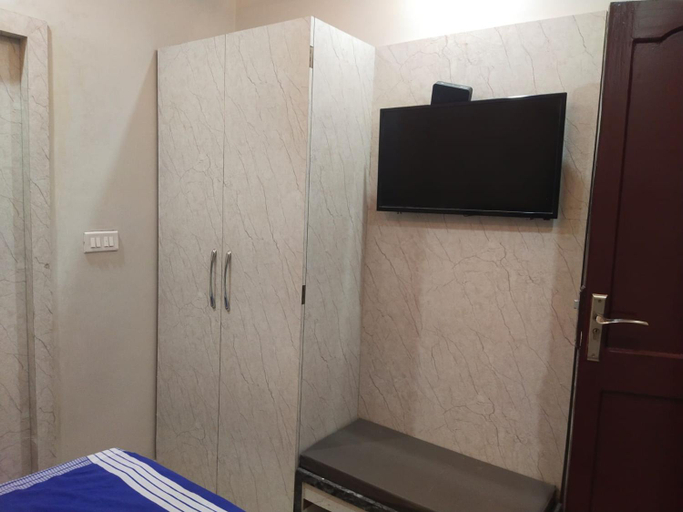 Bedroom 2, Gateway Kailash, Varanasi