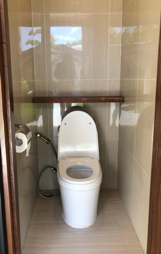 Bathroom 4, Cocoons Club Laiya, San Juan