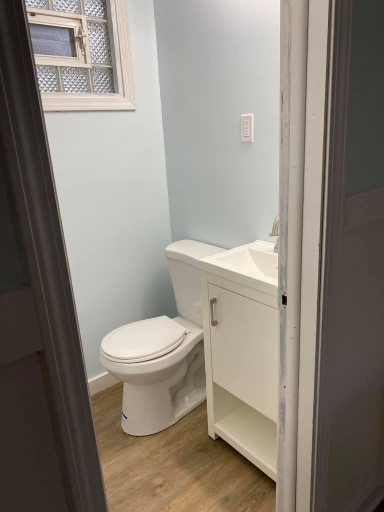Bathroom, The Palms Motel, Ashtabula