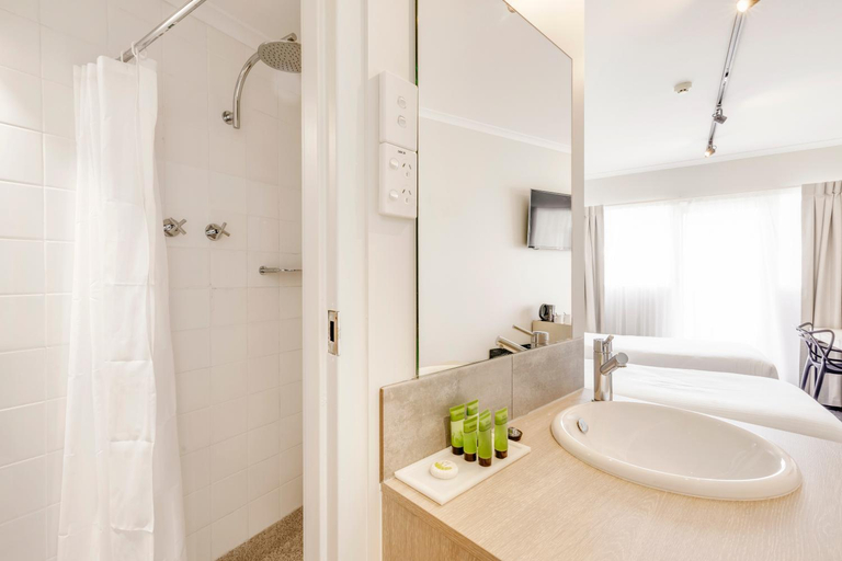 Bathroom 4, Nightcap at Findon Hotel, Adelaide
