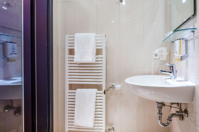 Bathroom 5, Hotel Winterberg Resort, Hochsauerlandkreis