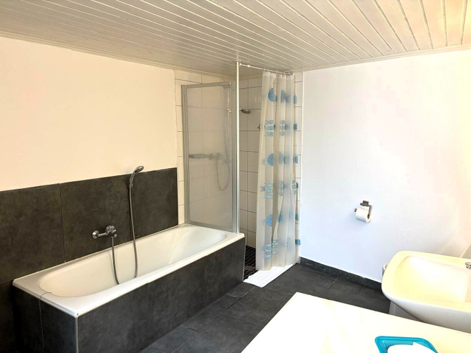 Bathroom 3, Gästehaus - Zweibrücken, Zweibrücken