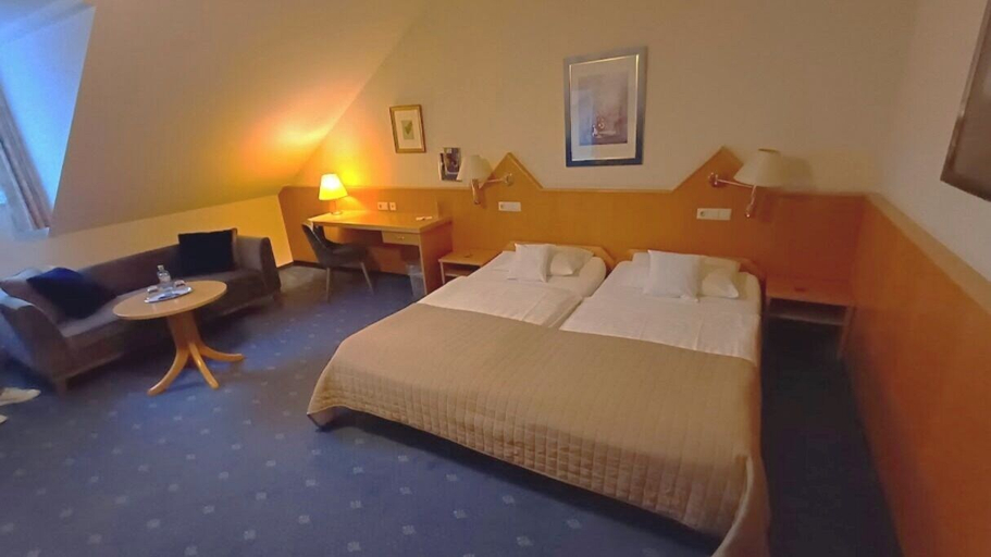 Bedroom 3, Komfort Hotel am Kurpark, Hochtaunuskreis