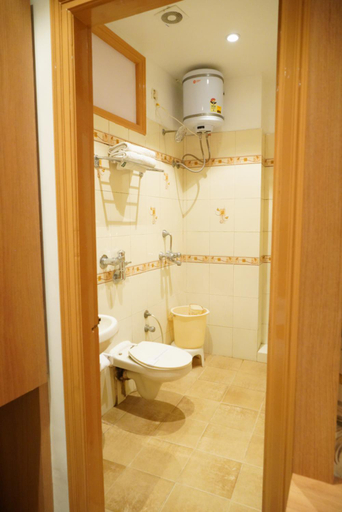 Bathroom 3, Hotel Malhotra Inn, Amritsar