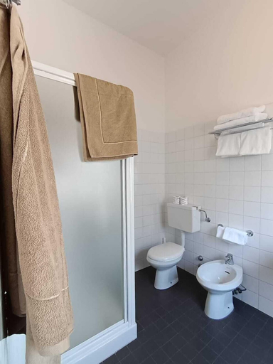 Bathroom 5, Hotel new arpa, Rimini