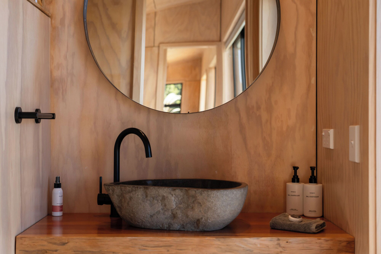 Bathroom 4, Beresford Heights & Rise, Clutha