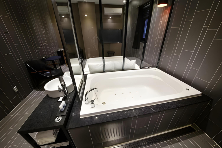 Bathroom 12