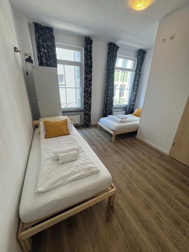 Bedroom 2, Vegas Hotel, Bonn