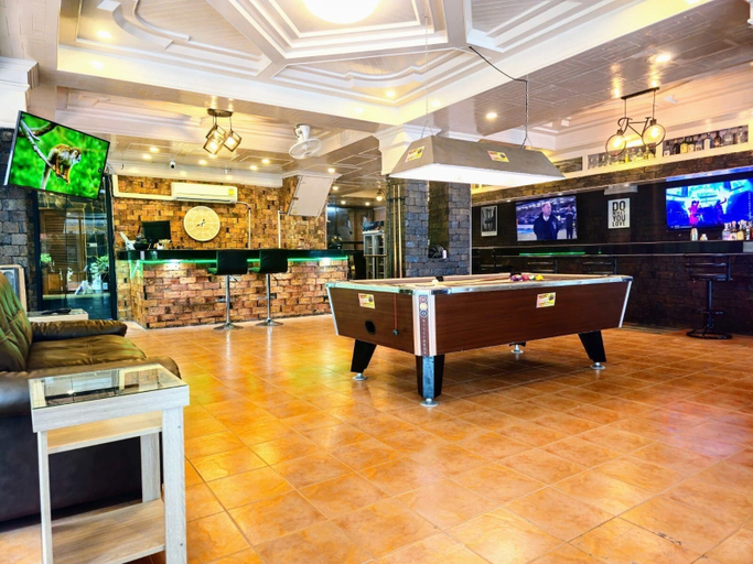 Food & Drinks, Patong Rockshore, Pulau Phuket