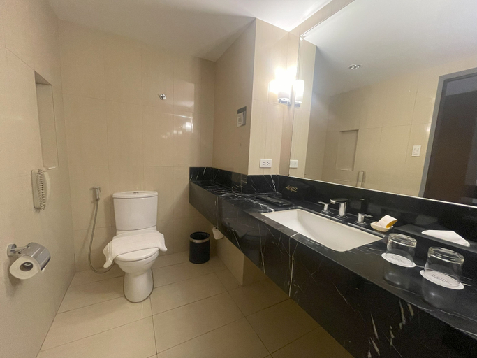 Bathroom 27