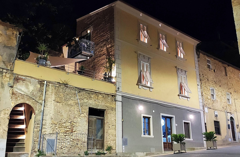 Exterior & Views, Residenza d'Epoca CAVALIERE, Livorno