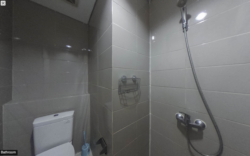 Bathroom, Springhill Terrace Residence Oakwood Kemayoran by Silvi, Jakarta Pusat