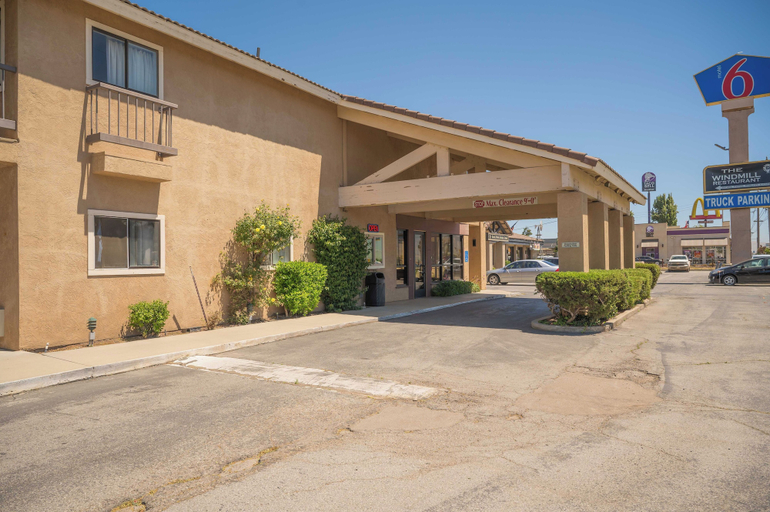 Exterior & Views 2, Motel 6 Soledad, CA, Monterey