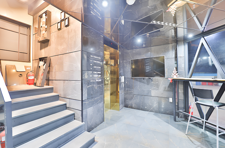Others 5, 2 Heaven Hotel, Busanjin