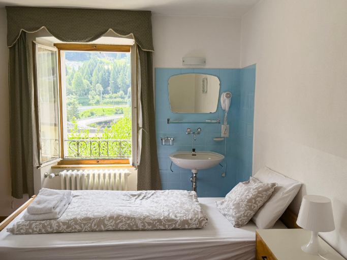 Others 4, Hotel Des Alpes - Restaurant & Pizzeria, Leventina
