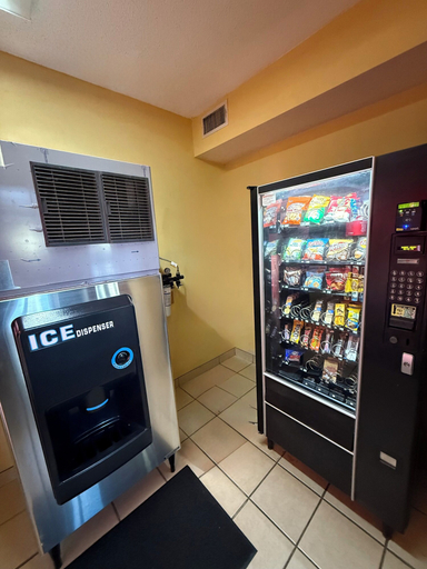 Food & Drinks 4, Americas Best Value Inn Wiggins, Stone