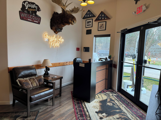 Others 5, Grizzly Lodge Motel, Kootenai